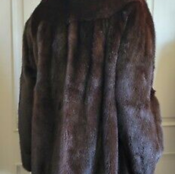 Vintage Chocolate Brown Faux Fur Hip Length Coat Jacket sz M Beautiful💐💯 - Picture 3 of 7